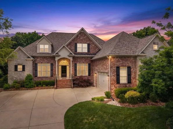 1002 Fall Creek Ct, Spring Hill, TN 37174