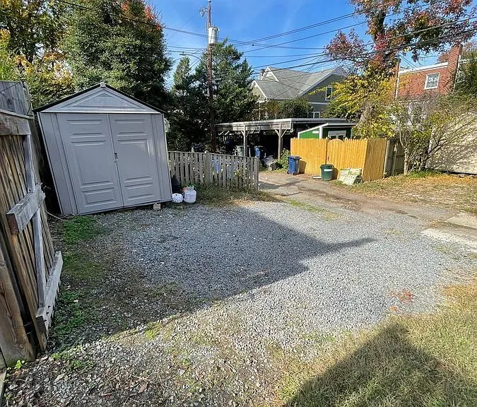 528 E Luray Ave — Photo 33