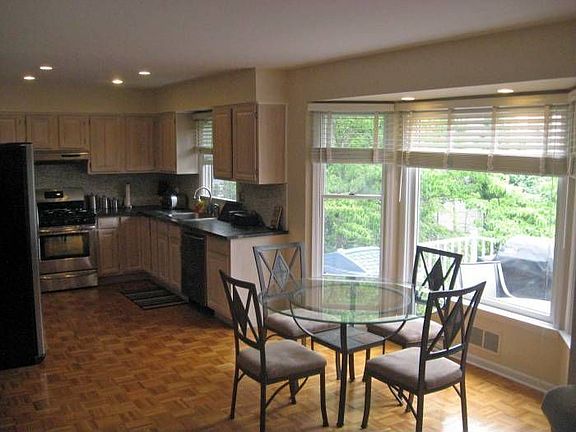 Neutral Colored Kitchen w