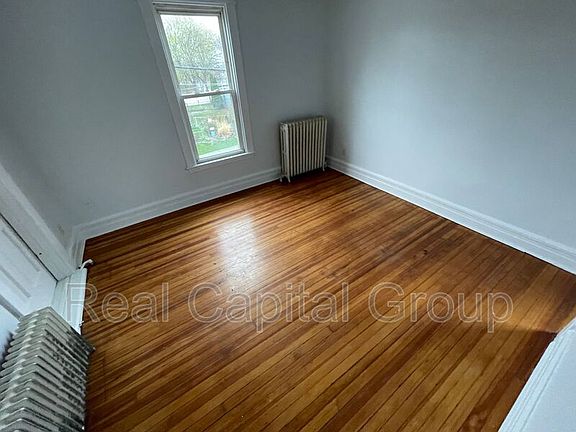 3rd image of 370 2nd Ave Floor 2