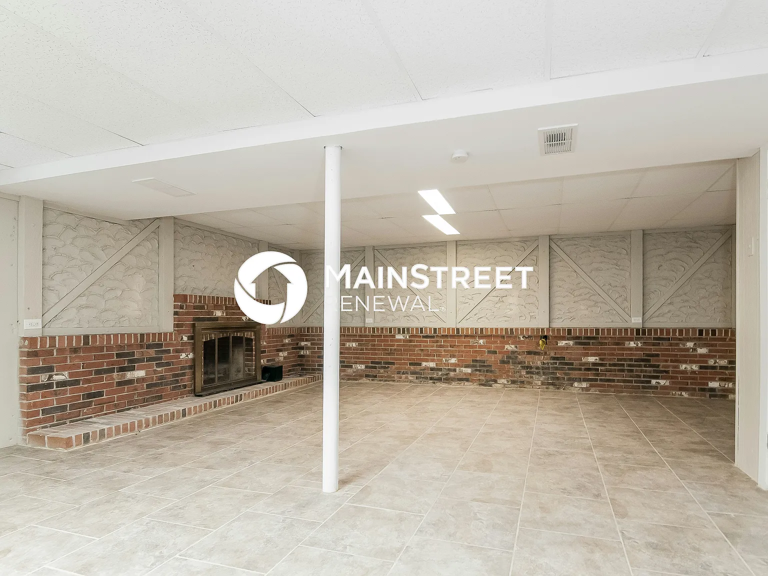 2756 Tiara Dr — Photo 4