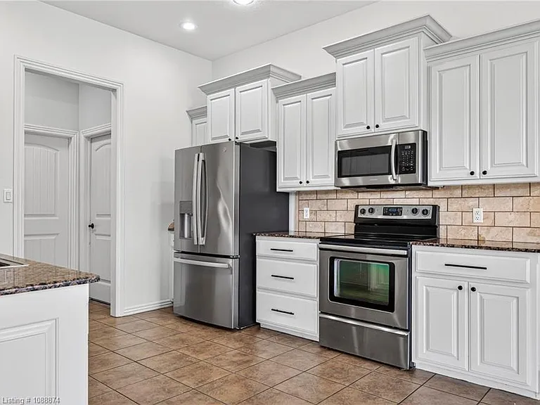 3725 Colfax Way — Photo 22
