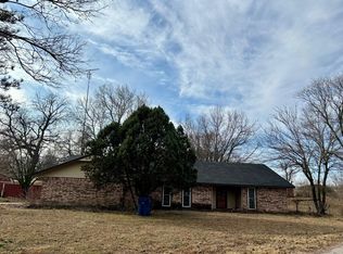 304 W Eagle Chief Dr, Cleo Springs, OK 73729