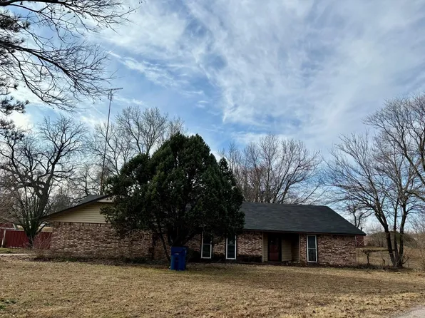 304 W Eagle Chief Dr, Cleo Springs, OK 73729