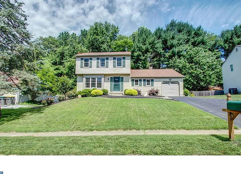 3 bed, 1.5 bath, 1550 sqft, $2,850 — Photo 1