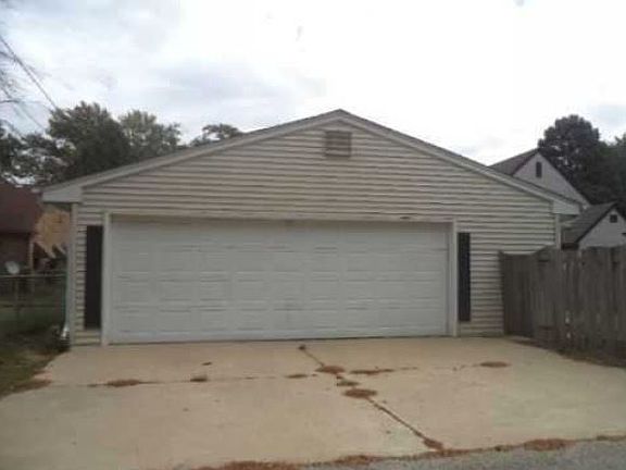 4th image of 3428 Louise St