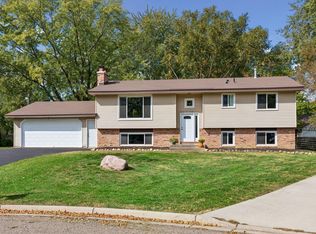 20375 Hughes Ave W, Lakeville, MN 55044