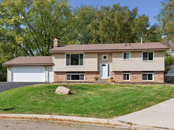 20375 Hughes Ave W, Lakeville, MN 55044