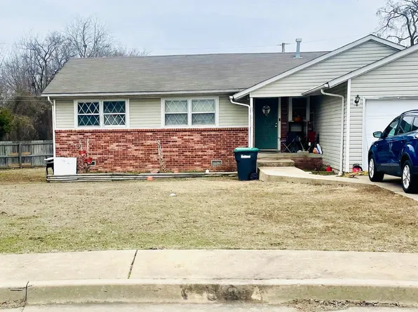 731 Country Cir, Tahlequah, OK 74464