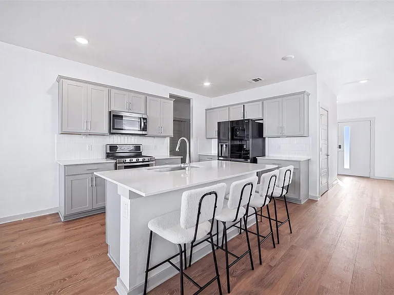 515 Millbrook Blvd — Photo 9