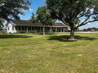 2530 Fm 3131, Edna, TX 77957