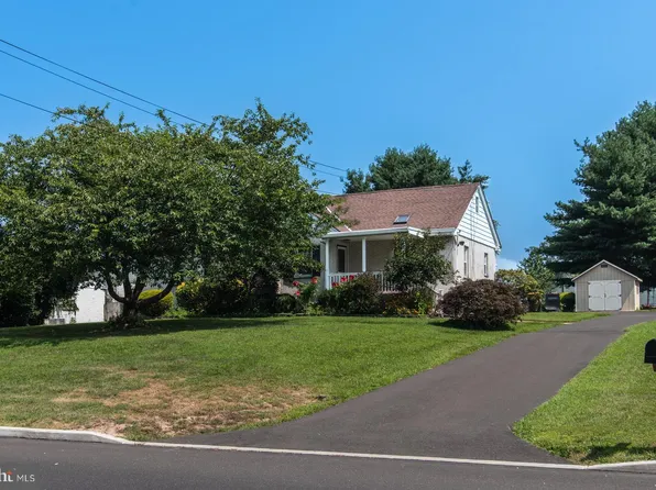 1395 Jolly Rd, Blue Bell, PA 19422