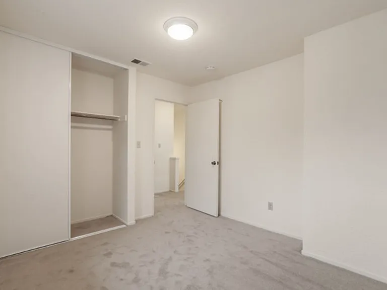 Sequoia Apartments 3 MONTHS FREE RENT on 3 and 4 bedroom townhomes — Photo 17