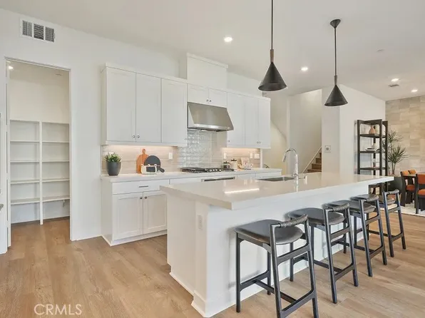 945 Walnut Ter, Montebello, CA 90640