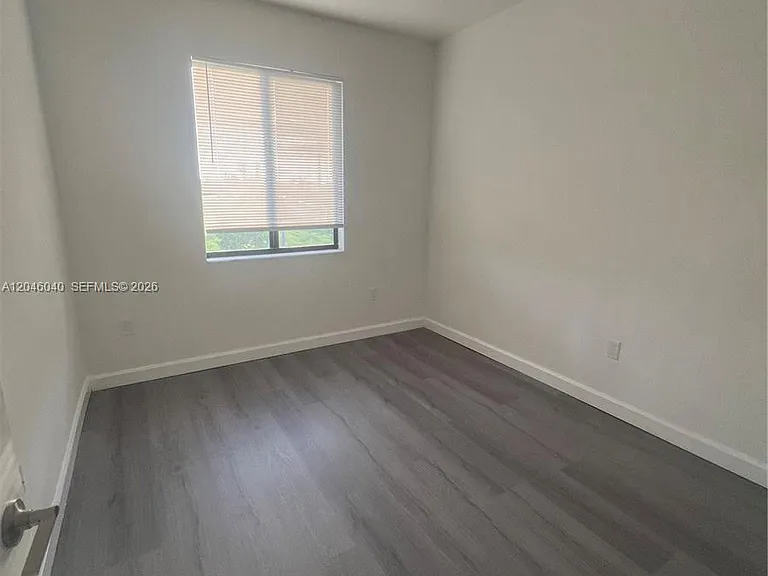 21447 NE 2nd Pl — Photo 27