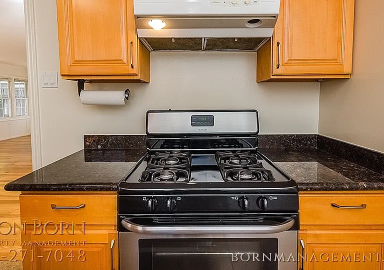 1351 Chestnut St — Photo 16