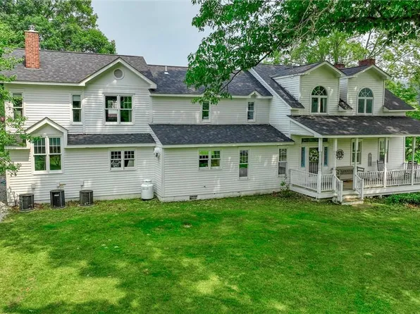 75 Bailey Road, New Hampton, NY 10958