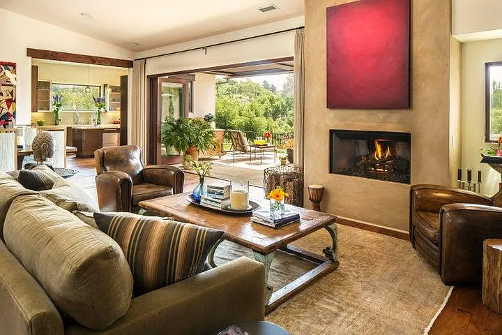 3 bed, 3.5 bath, 3510 sqft, $19,500 — Photo 3