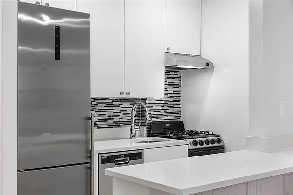 Rented by Edward Seisdedos, LREB | media 15