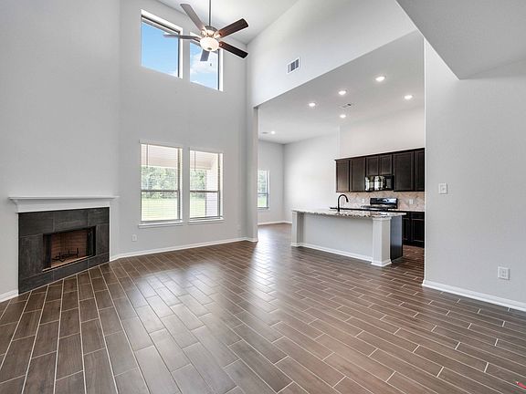 600 Barton Place Drive - Reagan - Family