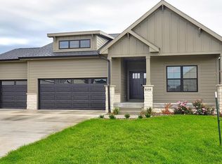 5115 164th St, Urbandale, IA 50323