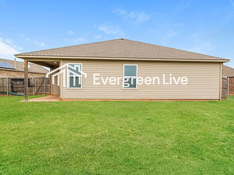 8564 SW 44th Ter — Photo 17