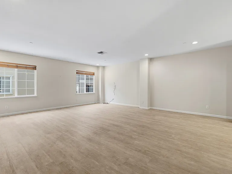 536 Adeline Ave — Photo 3