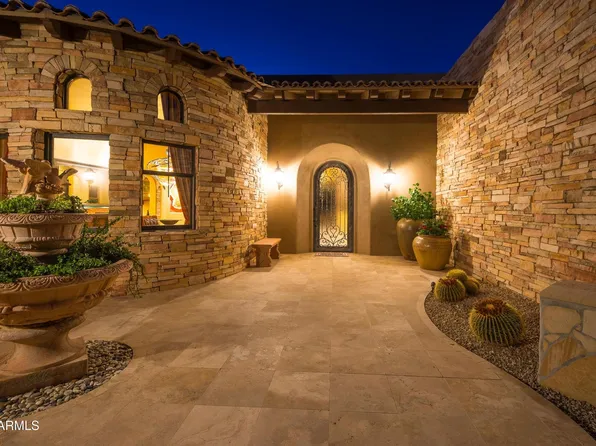 8300 E DIXILETA Drive #225, Scottsdale, AZ 85266