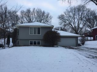 112130 Haering Ln, Chaska, MN 55318