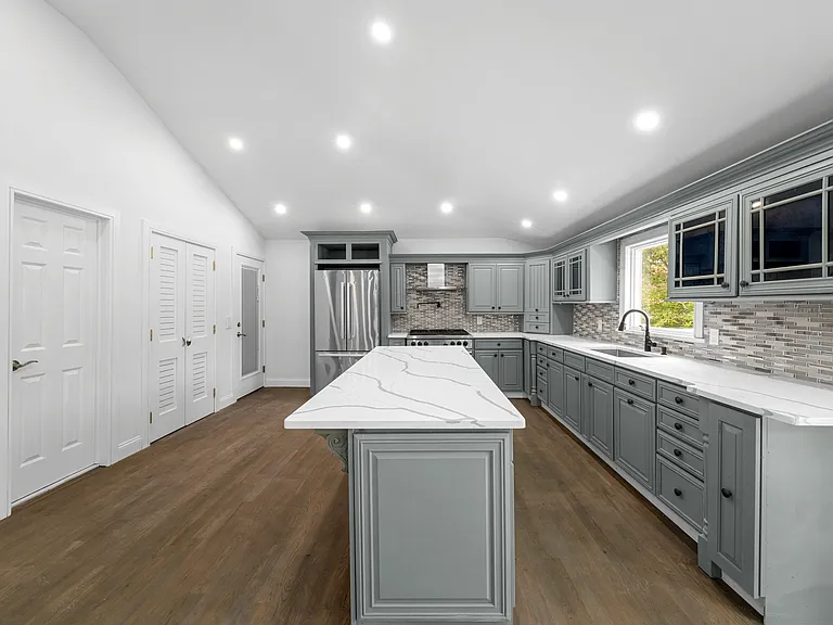 257 Southlawn Ave — Photo 11