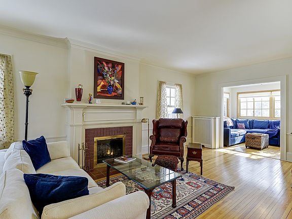4th image of 1846 Sargent Ave