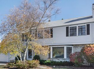 9529 Harding Ave, Evanston, IL 60203