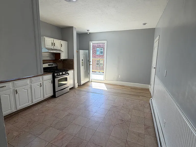 40 Rogers Ave #2 — Photo 4