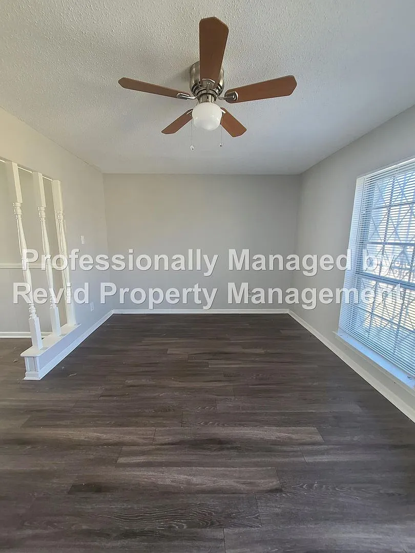 Spacious Northaven Home — Photo 3