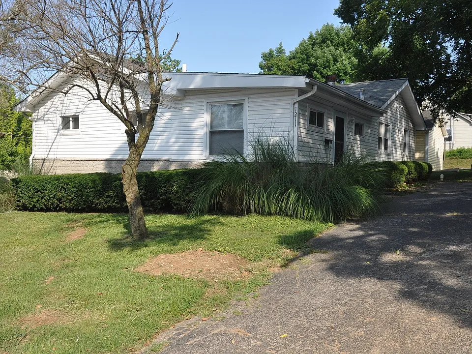 1211 Devonshire Ave