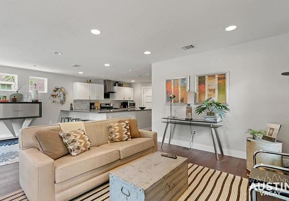 5th image of 3013 E 16th St