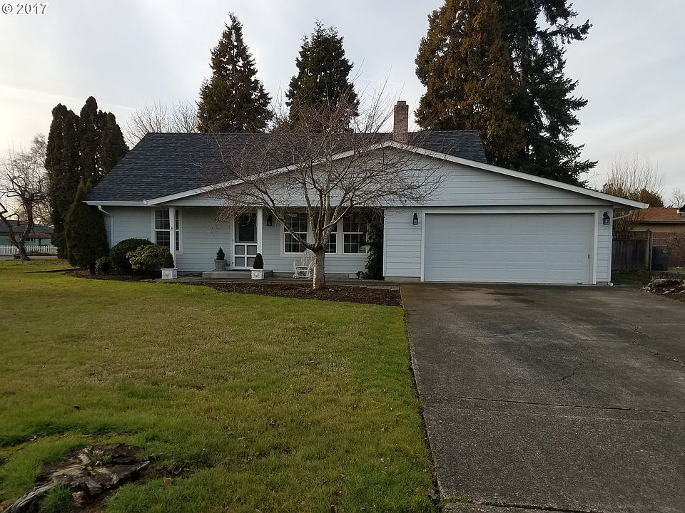 1st image of 1335 NE Birchaire Ln
