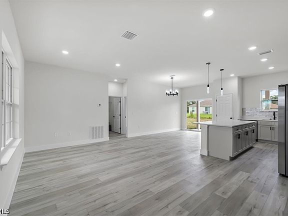2nd image of 4663 Ponce De Leon Blvd