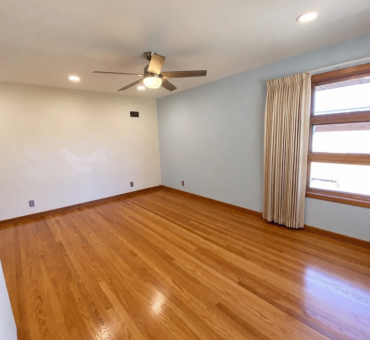 3 bed, 2.0 bath, 1106 sqft, $2,495 — Photo 3