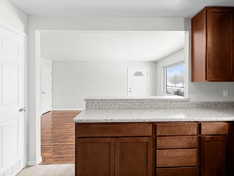 4264 S 1100 E — Photo 12