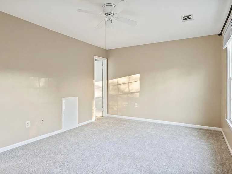 4453 Holly Ave — Photo 21