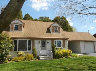 12 S View Ter, Old Saybrook, CT 06475