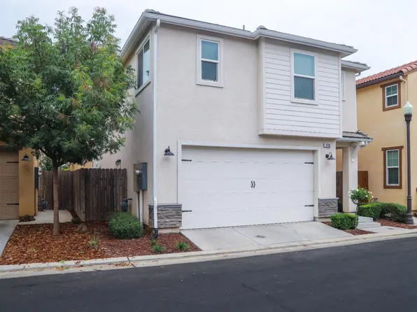 3756 Friendship Ln, Clovis, CA 93619