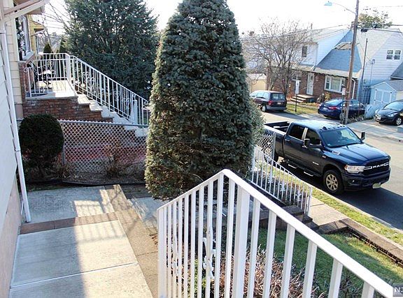 2nd image of 14 Maitland Pl