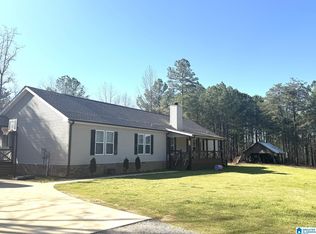 1009 Deaver Walker Rd, Trafford, AL 35172