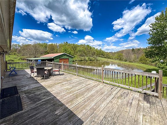 41st image of 401 Beefalo Rd