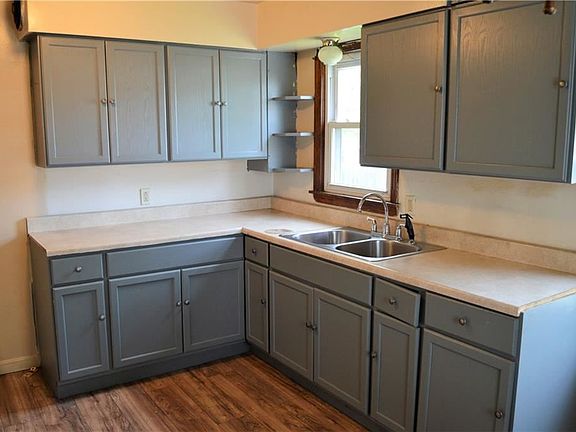 4th image of 13502 Carrington Ave