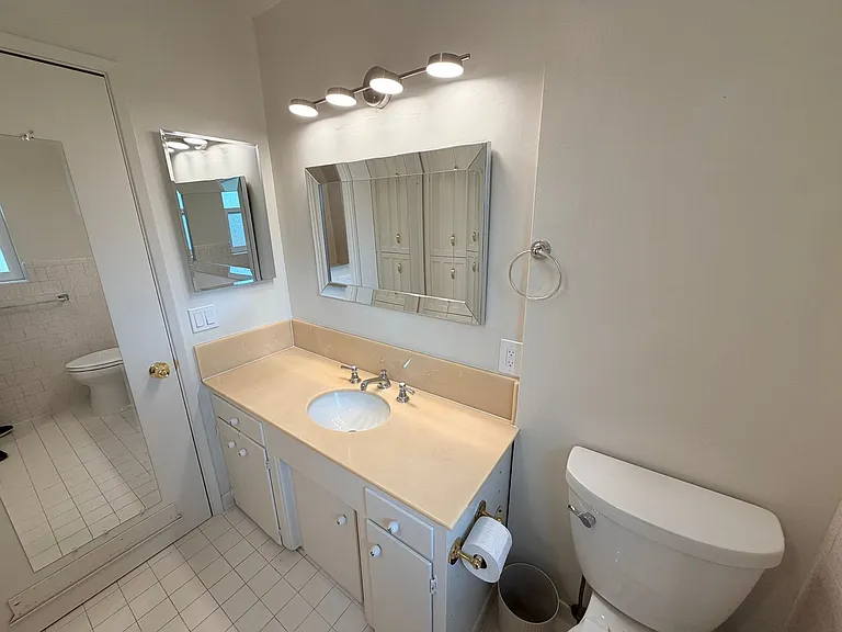 922 Maple St — Photo 44