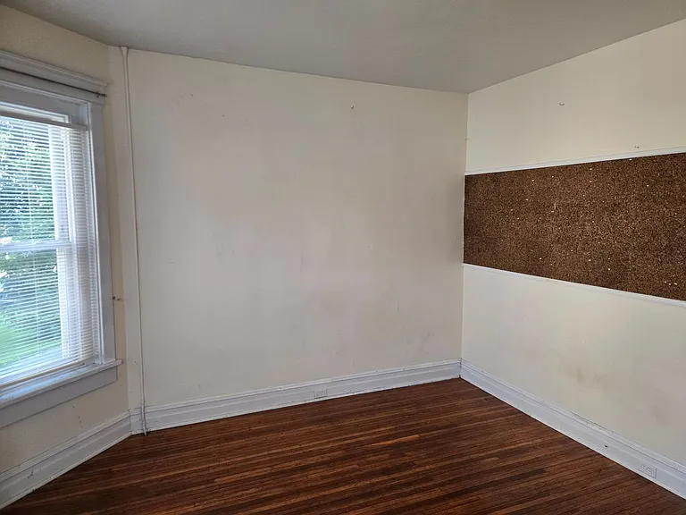 1 Manor Ave — Photo 5