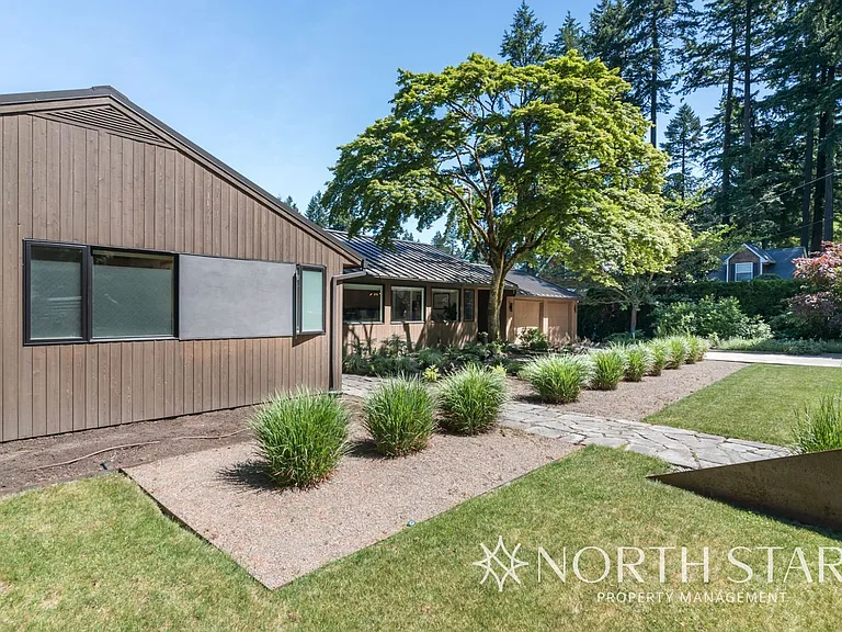 1235 Chandler Rd — Photo 3